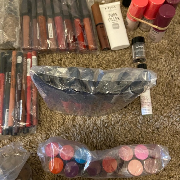 HUGE NYX lot - Picture 4 of 4
